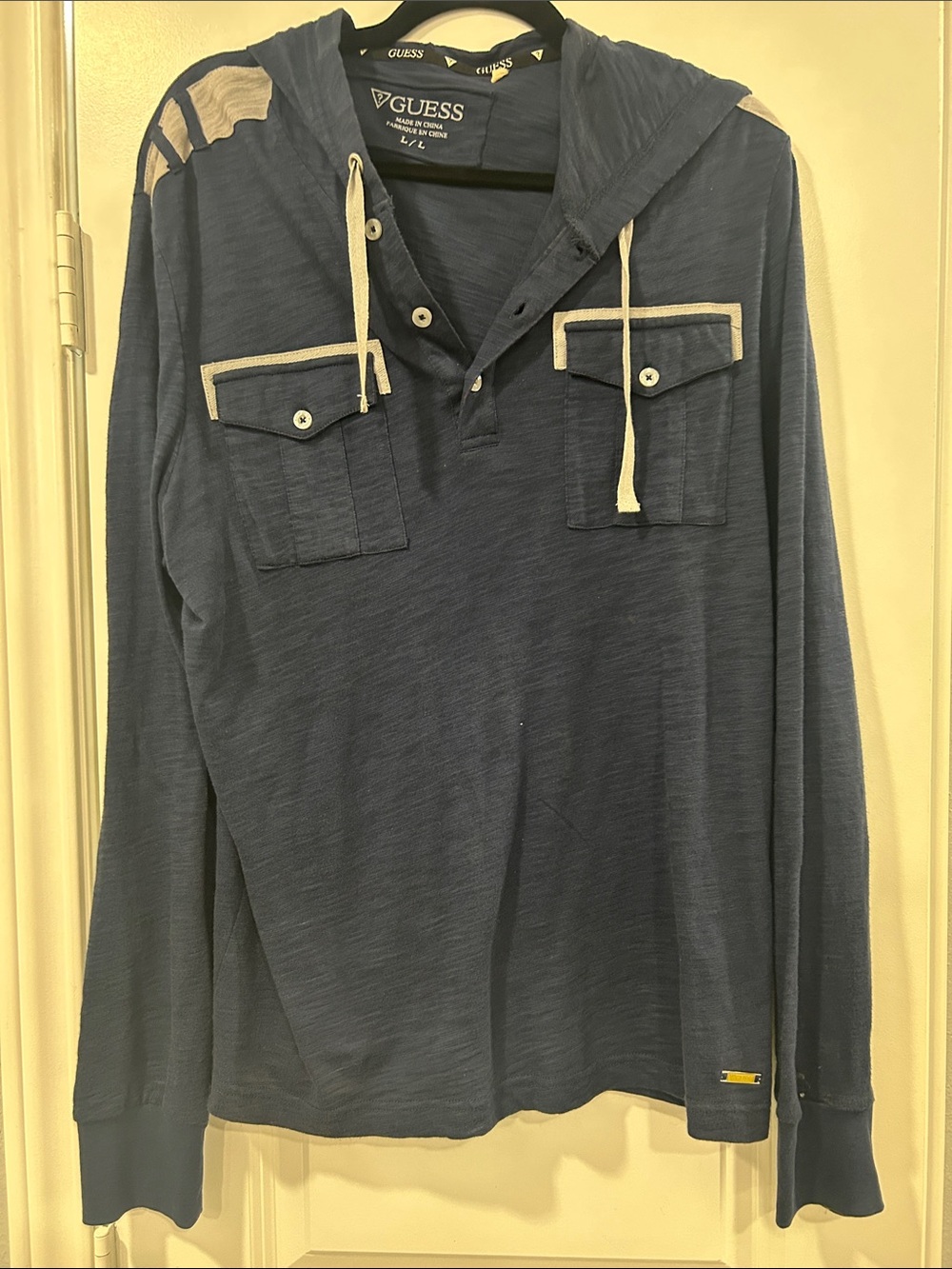 GUESS Blue Long-Sleeve Hooded Shirt with Cream Accents